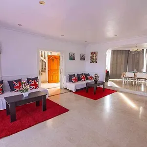 https://lujosa-villa-en-alhaurin-de-la-torre-7-dormitorios.1costadelsol.com
