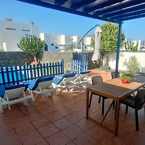 https://villa-lanzarote.in-canary-islands.com